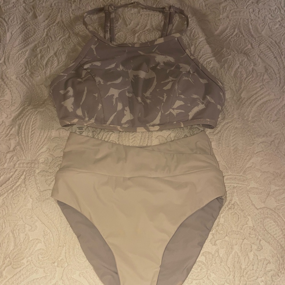 Lululemon swim suit size 6
